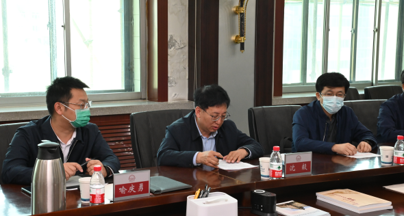 1652752175380473.png 领导合影.png